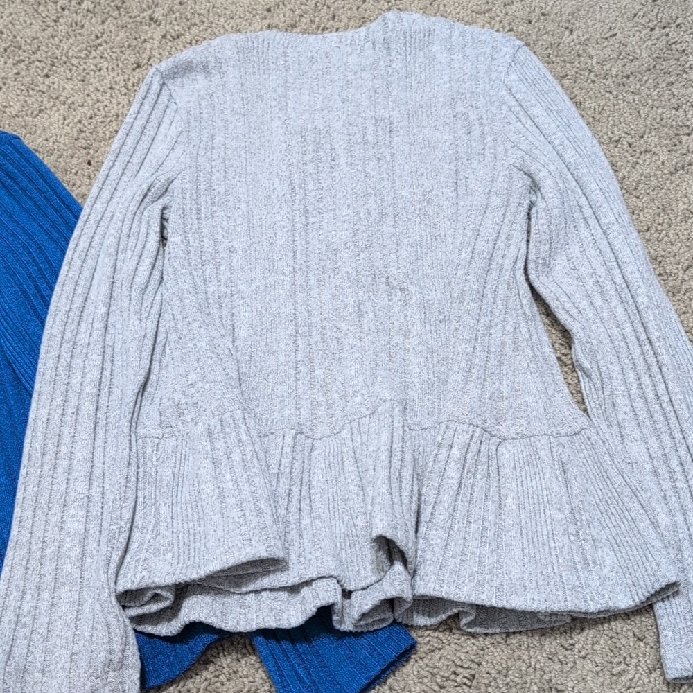 Pair Of Peplum Sweater Tops Girls Size Small Blue And Gray - Picture 9 of 9